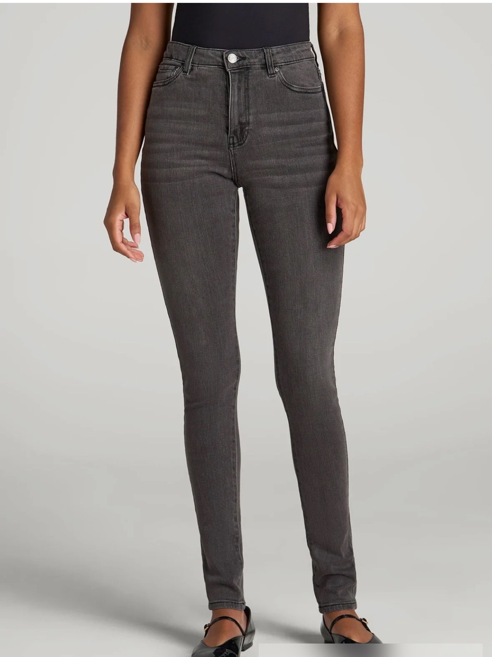 Good American Charcoal Skinny Jeans with raw hem